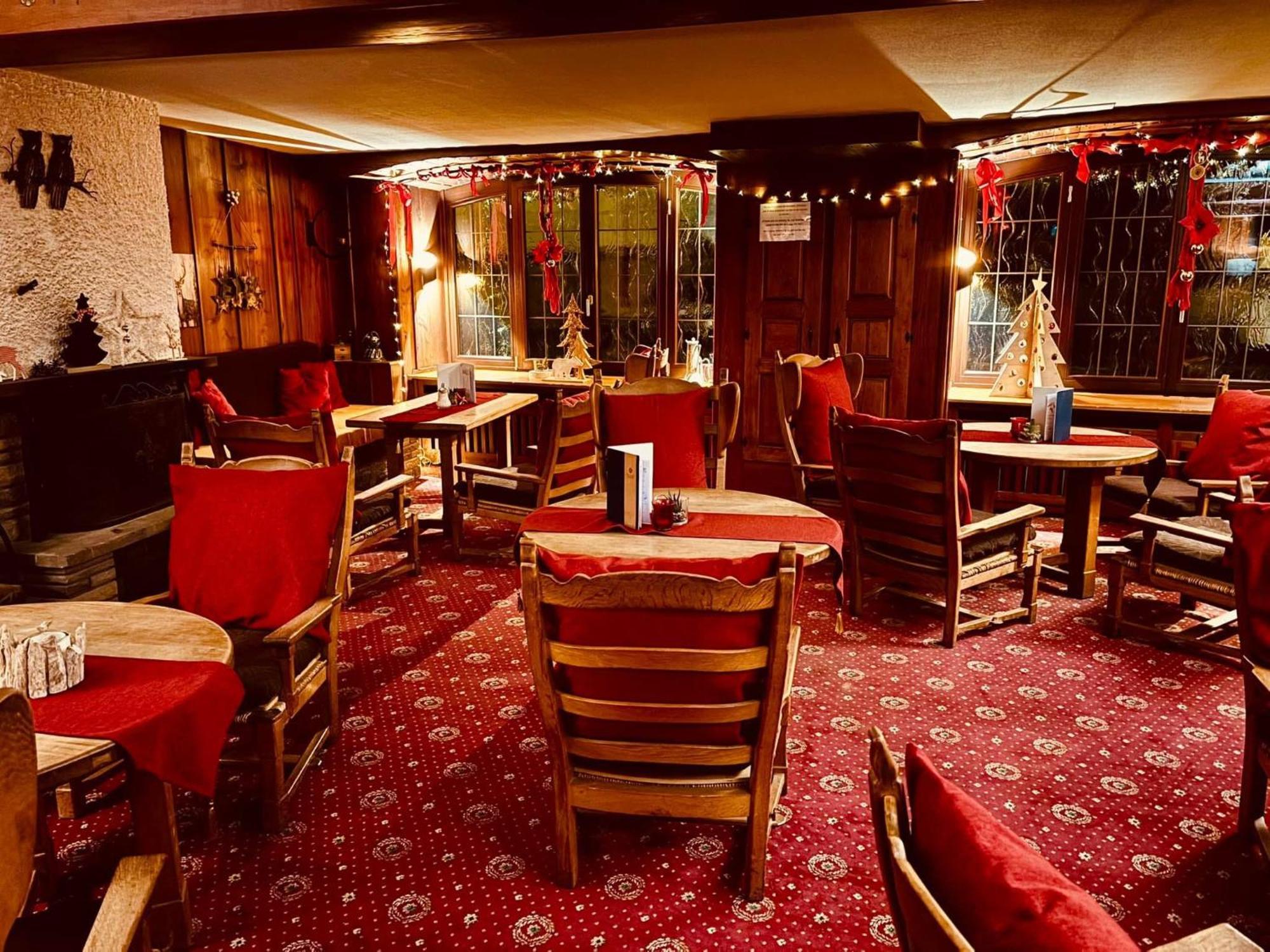 Hotel Restaurant Aux Trois Roses لا بيتيت-بيير المظهر الخارجي الصورة
